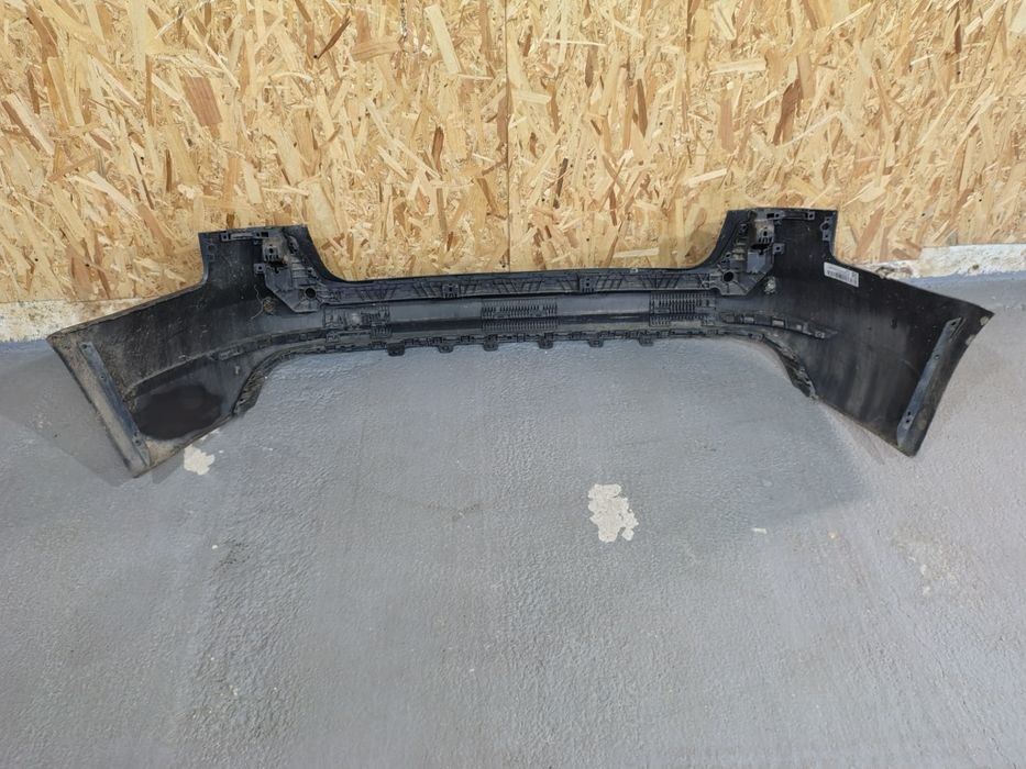 Bara spate Audi A4 B9 Kombi an 2015-2019 cu defect la o prindere
