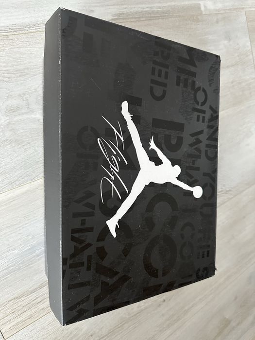 Adidasi Air Jordan 4 retro