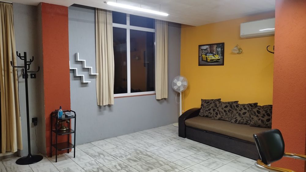 Наем работно място за маникюристка