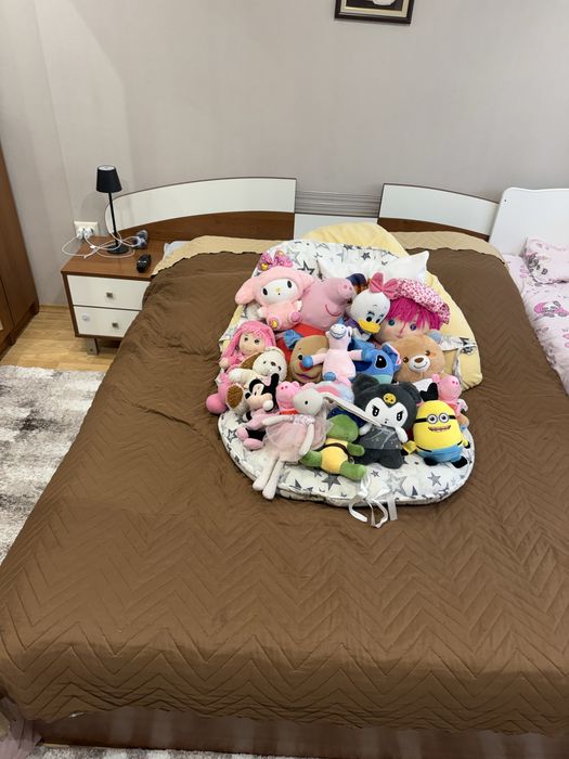 Спалня с две нощни и ракла