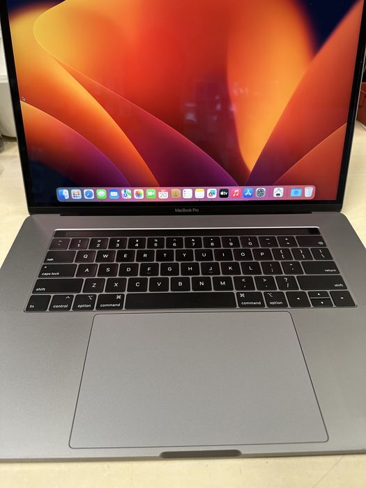 Macbook pro a1990 / i9 / 16 gb ram / 500 gb ssd