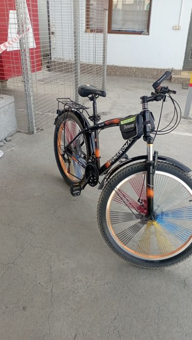 Velosiped sotiladi: Shumanomax SR-067 

Holati yangidek, juda oz ishla