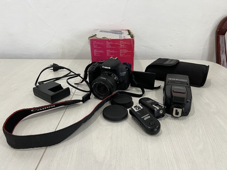 Продам Canon EOS 800D вспышку и передатчики