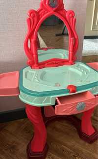 Детский туалетный столик-трюмо