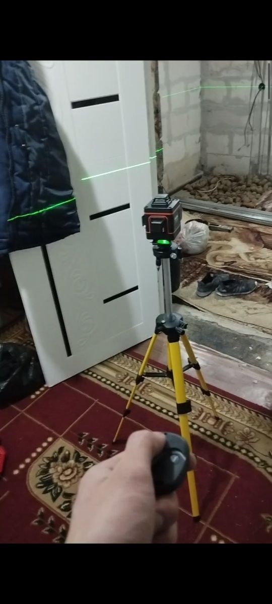 Лазерный уревен почти новый