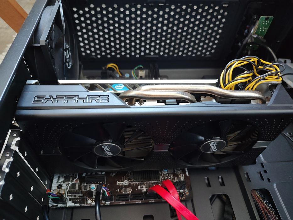 PC i5 7500 - 16GB RAM - RX580