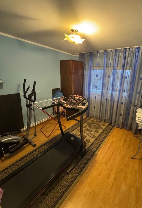 Apartament cu 4 camere zona Burdujeni