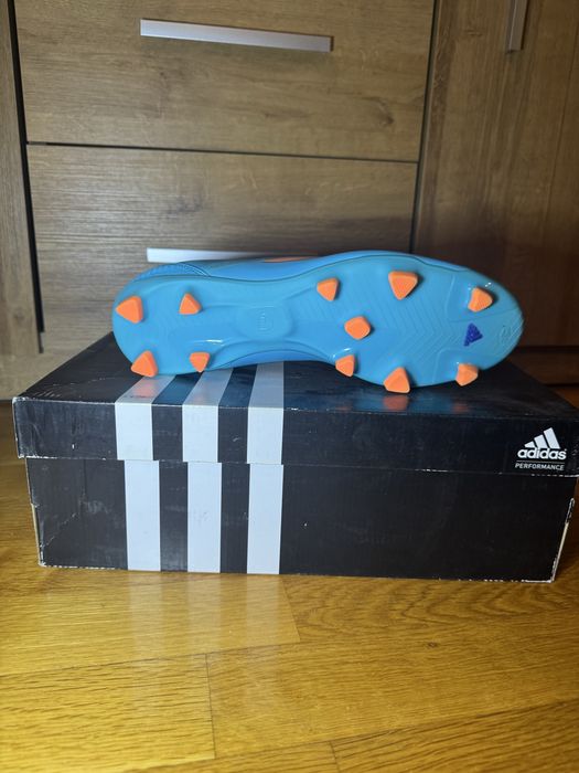 Футболни бутонки - Adidas