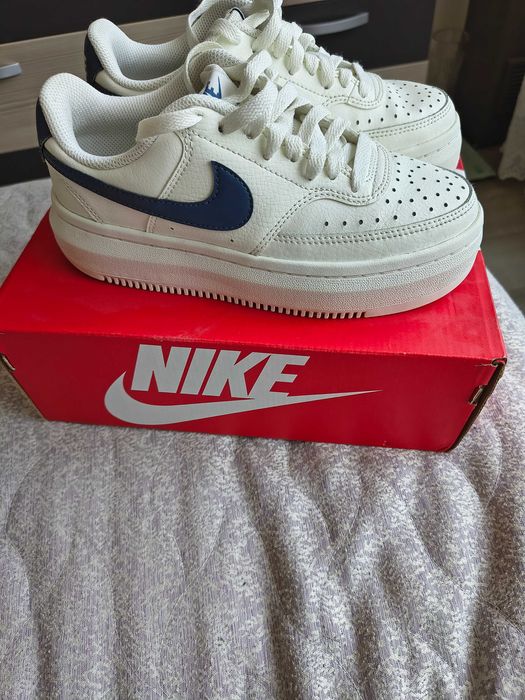 Nike- Кожени маратонки за момиче