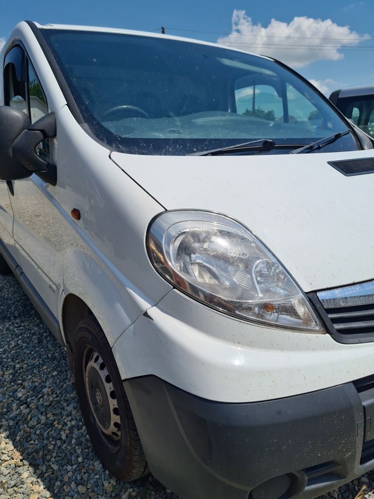 Dezmembrez Opel Vivaro Renault Trafic Primastar 1.9 2.0 cdti dci