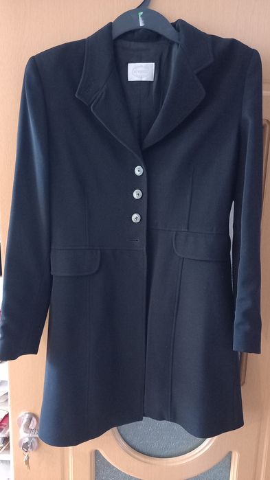 Vand sacou negru elegant,stare perfecta,nr 42-44,captusit,lungime medi