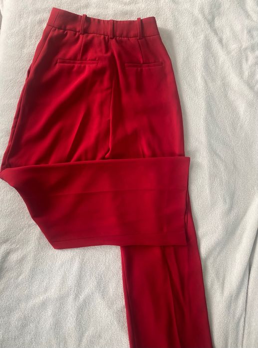 Червен костюм на Zara /зара