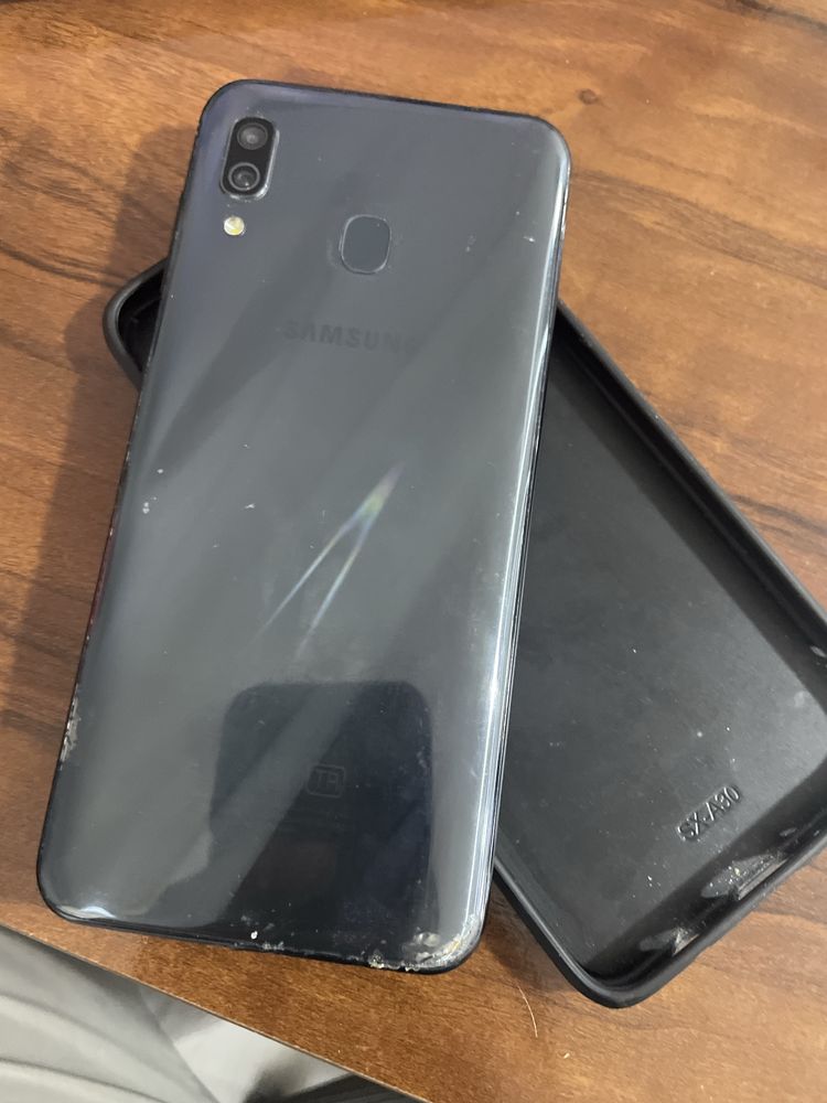 Samsung Galaxy A30