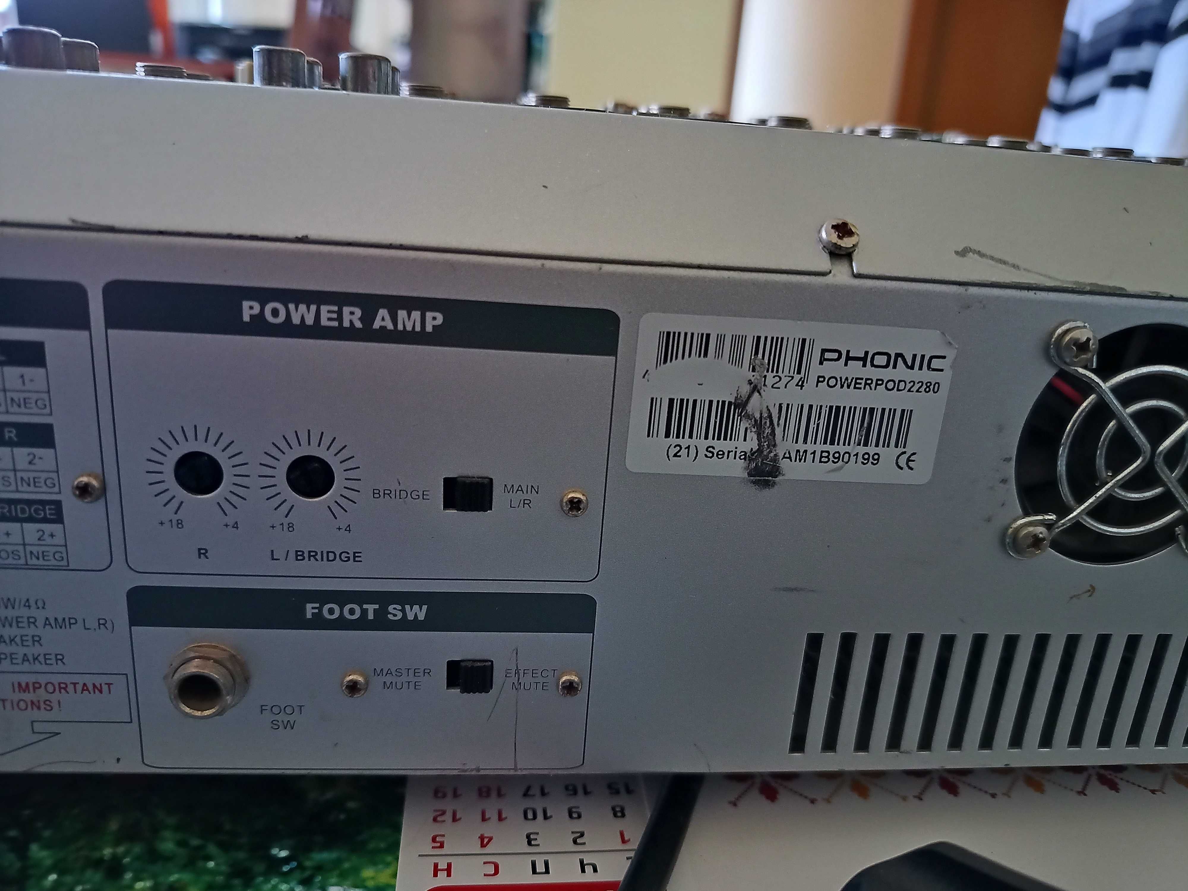 Mиксер PHONIC Powerpod 2280 с вграден усилвател 700W