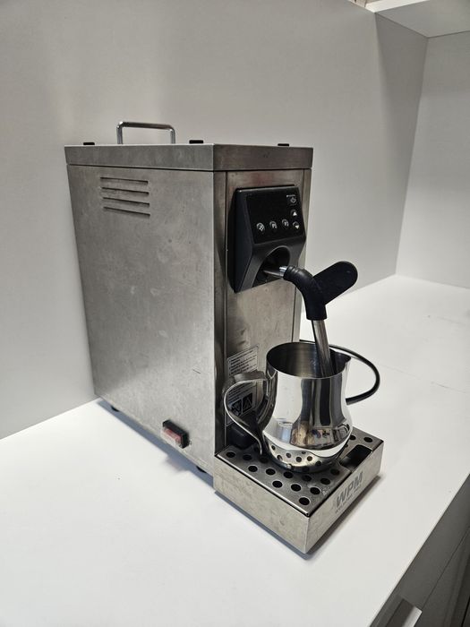 Професионален стиймър - уред за разпенване на мляко