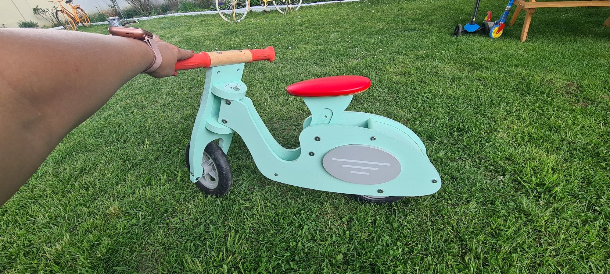 Scuter Vespa de lemn