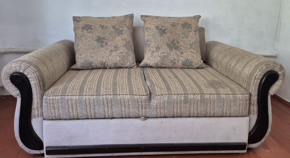 Продам небольшой диван