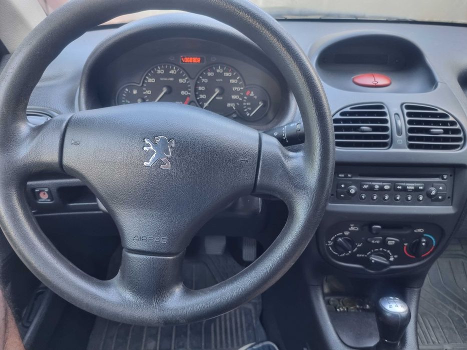 Vând Peugeot 206 – UNIC PROPRIETAR/achizitionata din reprezentanta RO