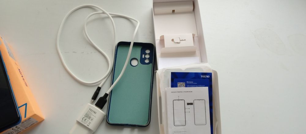 Продам смартфон Tecno Spark 7