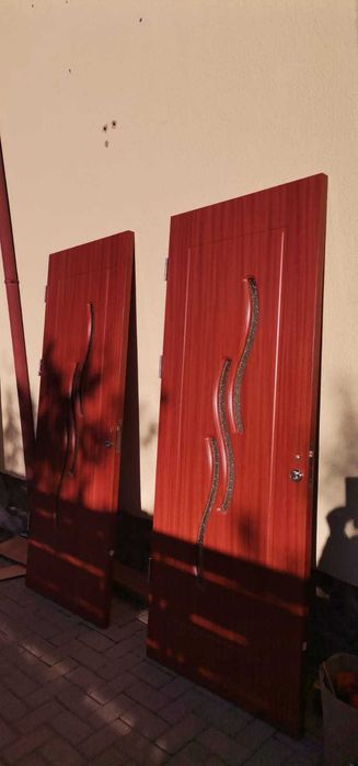 Usi de interior din MDF cu sticla