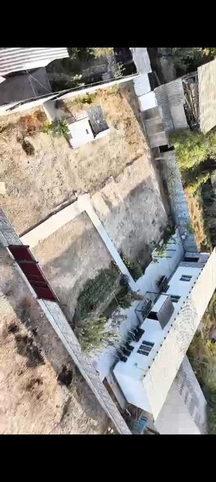 Продаётся уютный дом с участком под строительство!