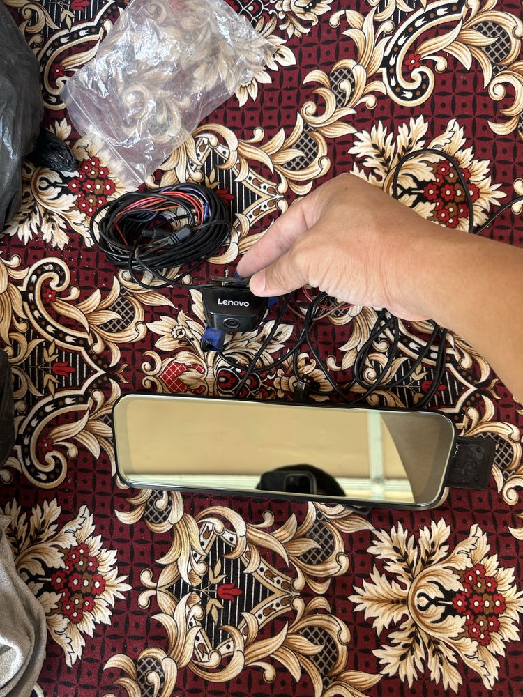 Lenovo kamera sotiladi oldi orqa kotta ekran