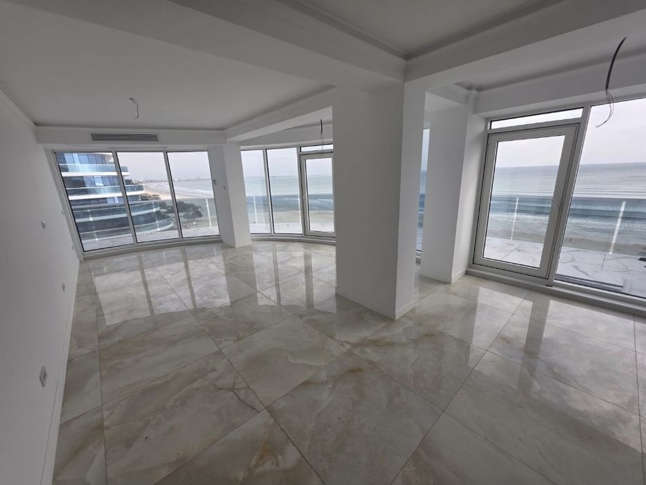 Apartament 3 camere Mamaia White Titanic