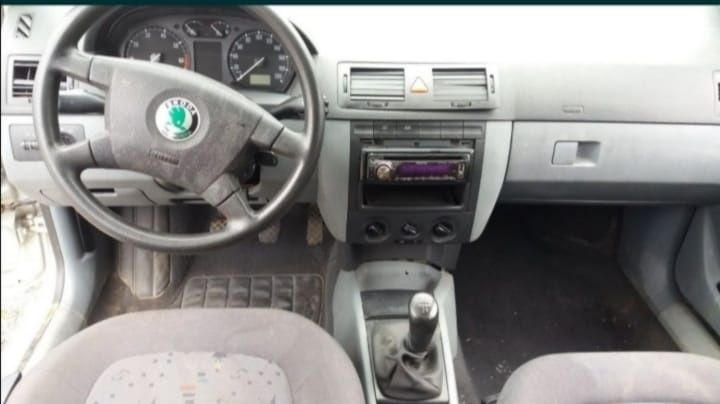 Mocheta interior skoda fabia 1.4i benzina aua 6y2