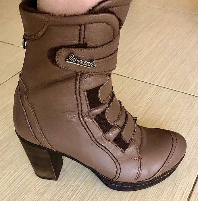 Продавам кафяви боти естествена кожа