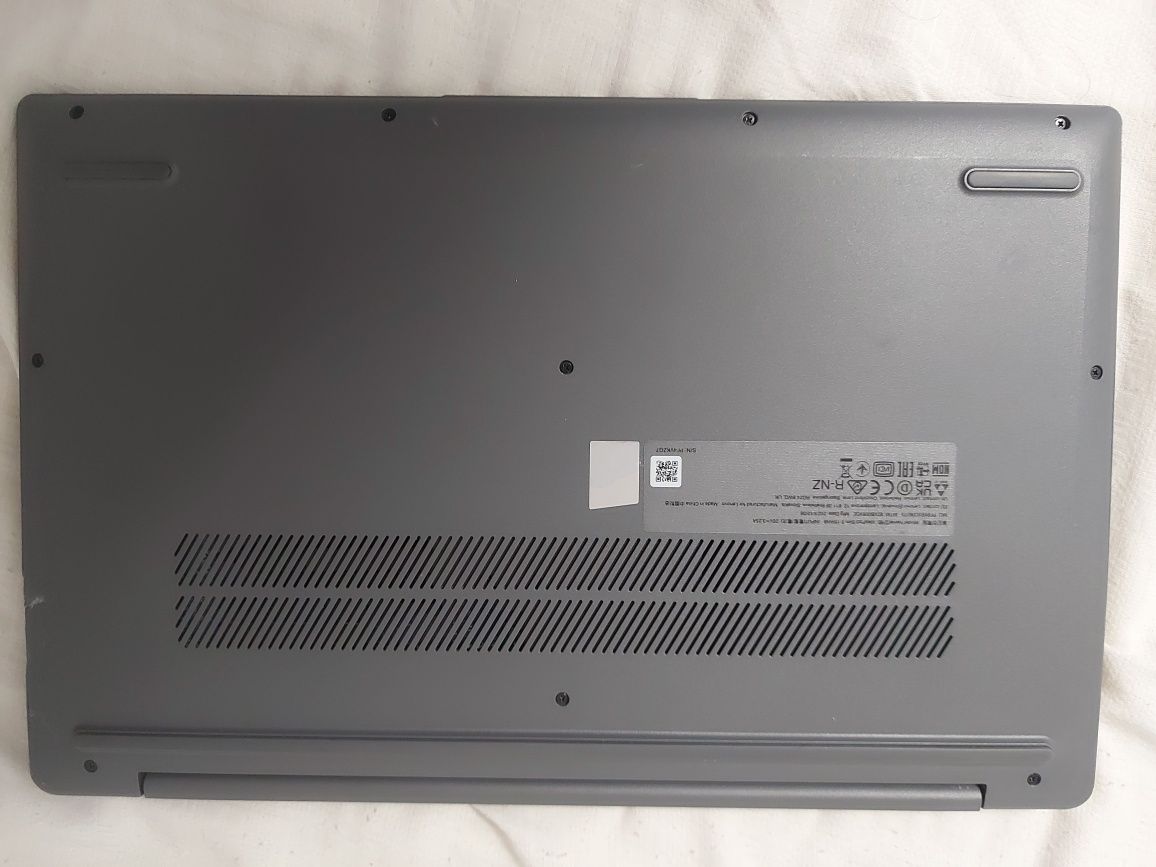 Laptop Lenovo IdeaPad Slim 3 15IAN8