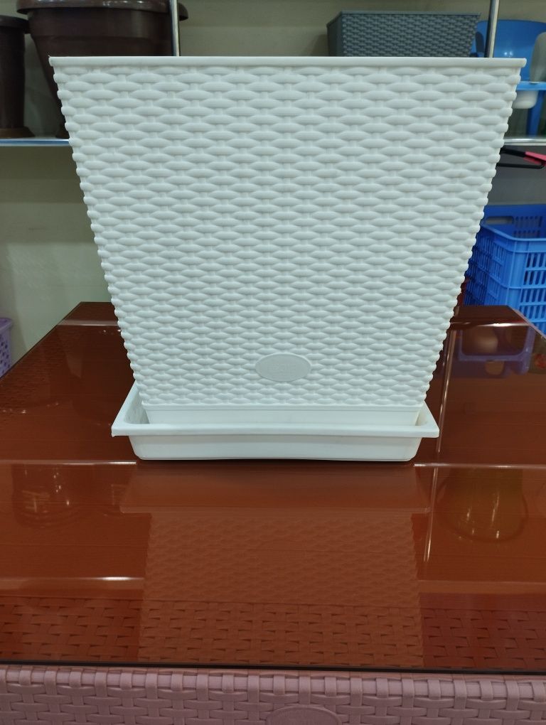 Plastmassa gultuvaklarimiz bor sotuvda