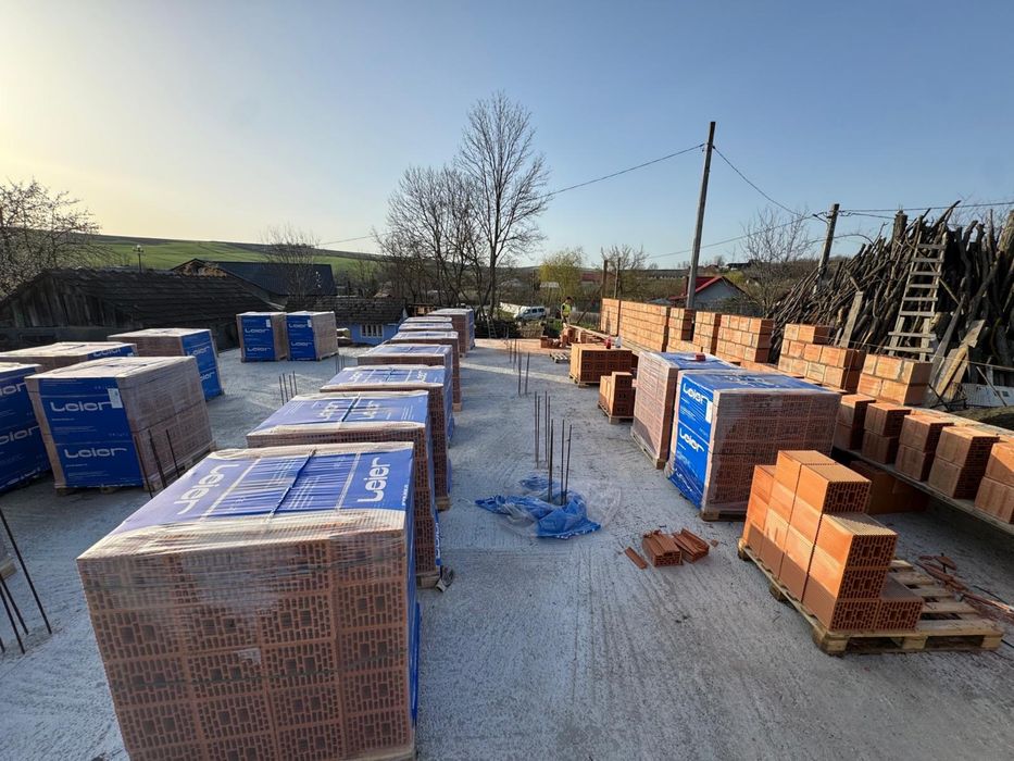 Executam Case la rosu,Garduri ,Tencuieli interior /exterior