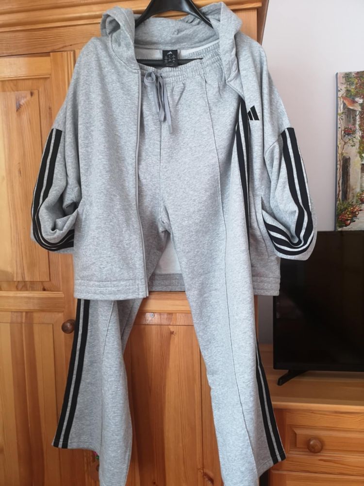 Чисто нов оригинален анцуг Адидас / Adidas