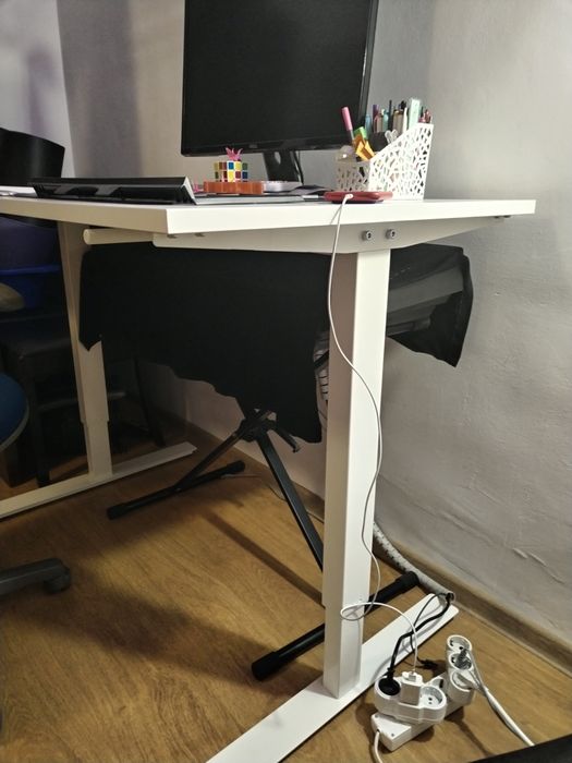 Birou cu înălțime reglabila+Scaun reglabil