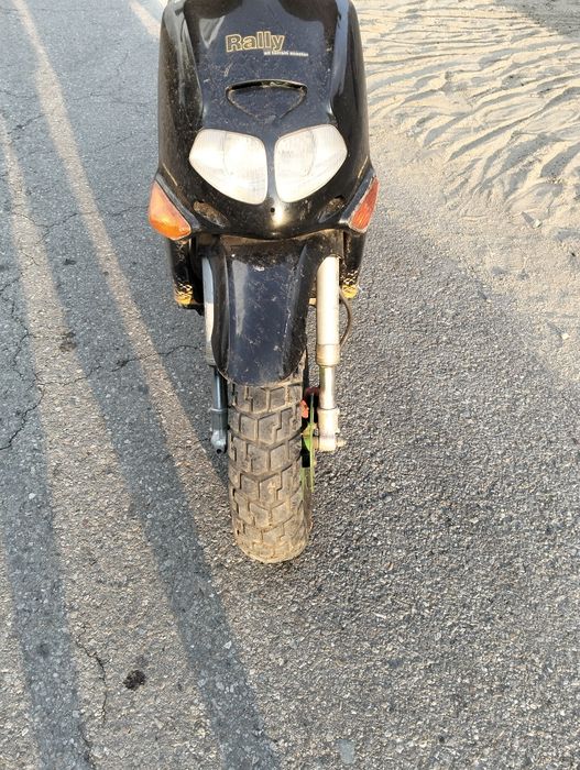 Vând scuter Aprilia