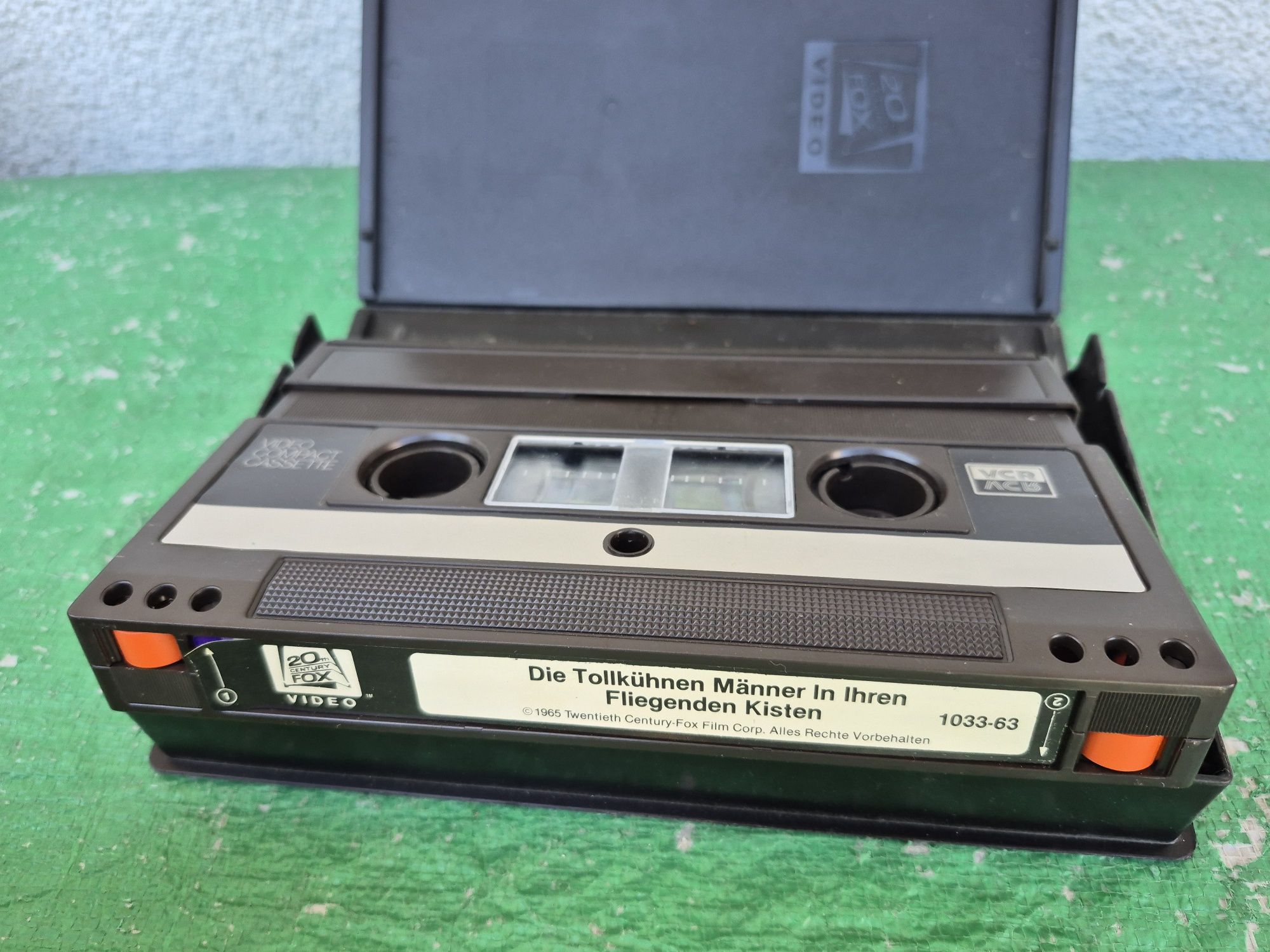 Vând 30 casete video 2000 VCC Grundig,Simens,Sony,Agfa 120,240,360,480