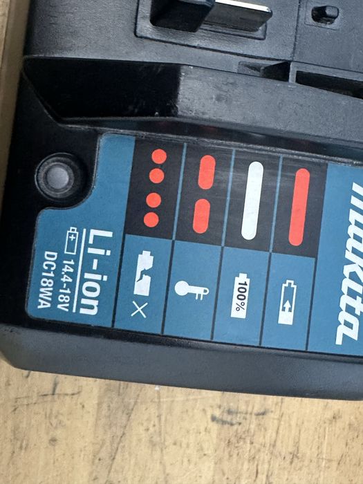 Incarcator makita dc18wa u