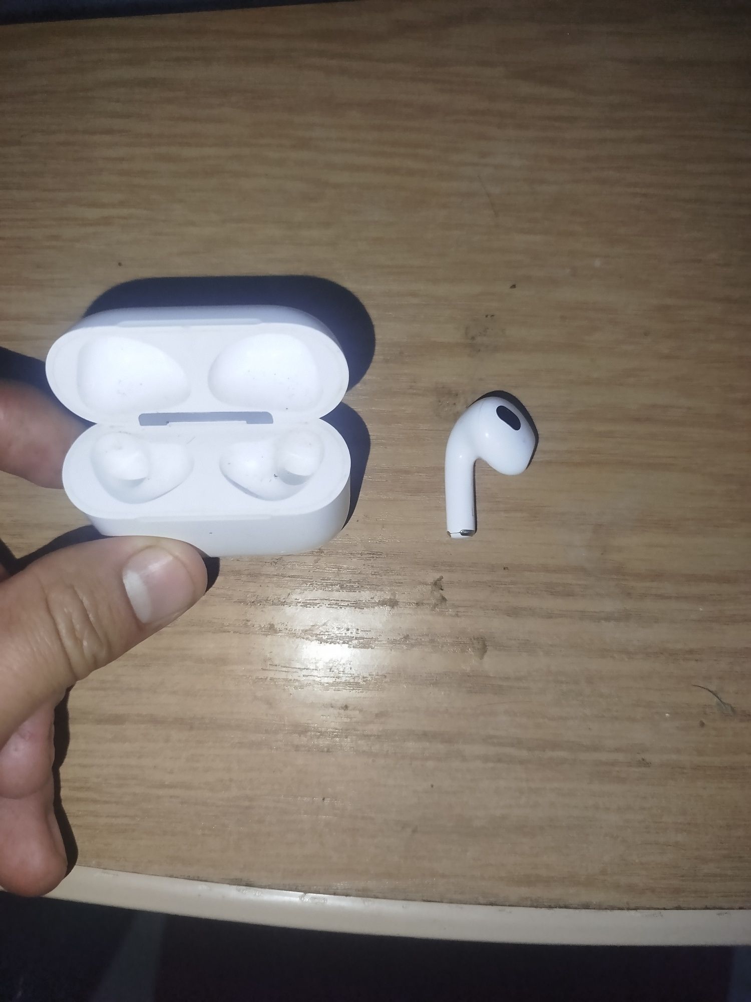 Airpod 3 в хорошем состоянии