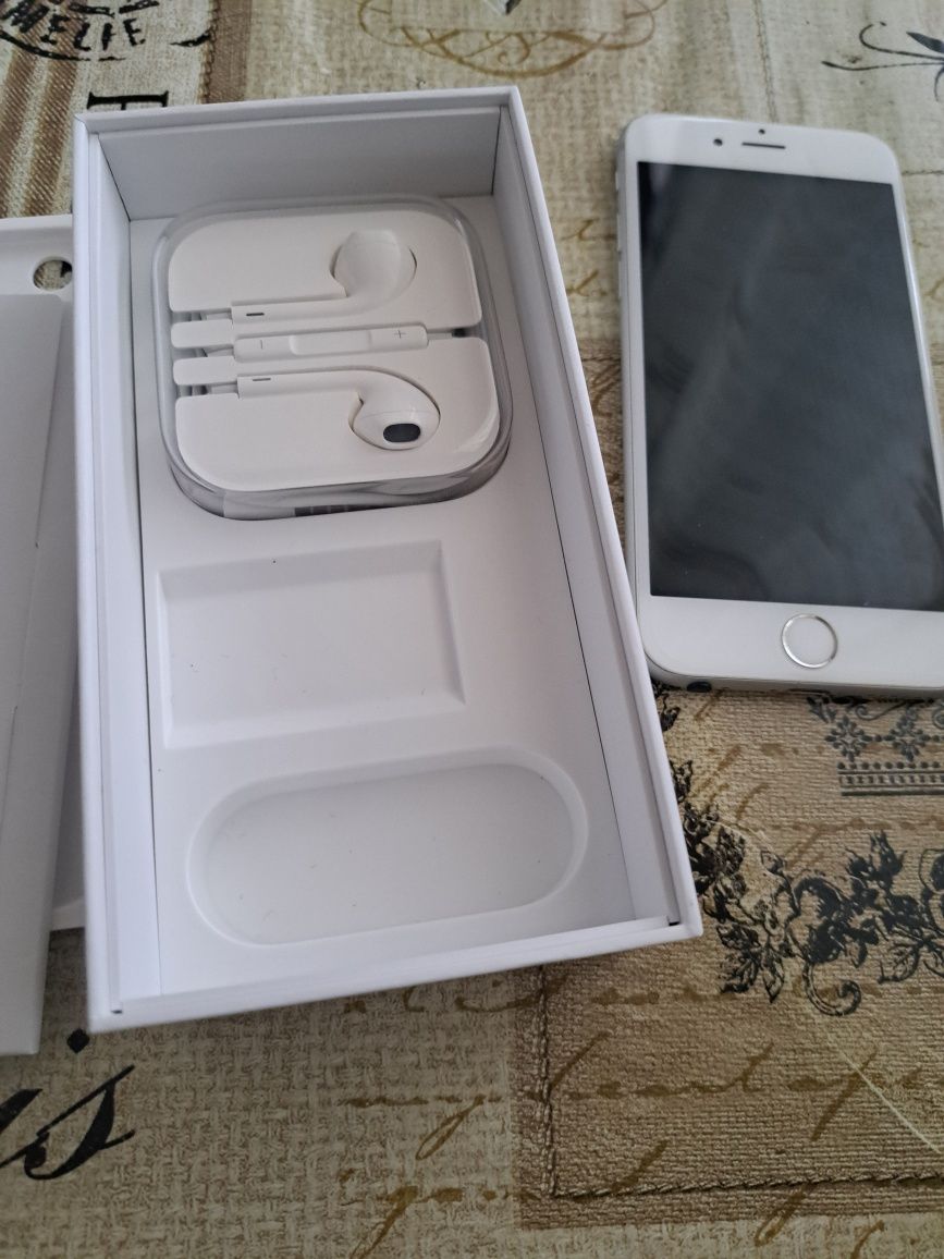 Телефон IPhone 6s