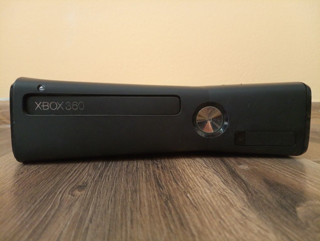 Vând Xbox 360 Urgent!!!