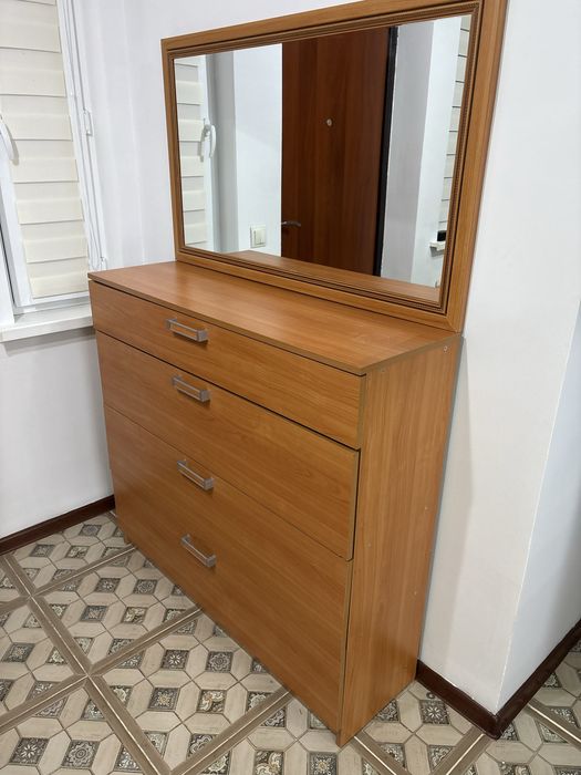 Аяқ киім салуға арналған шкаф сатылады. Өте жинақы болып тұрады.