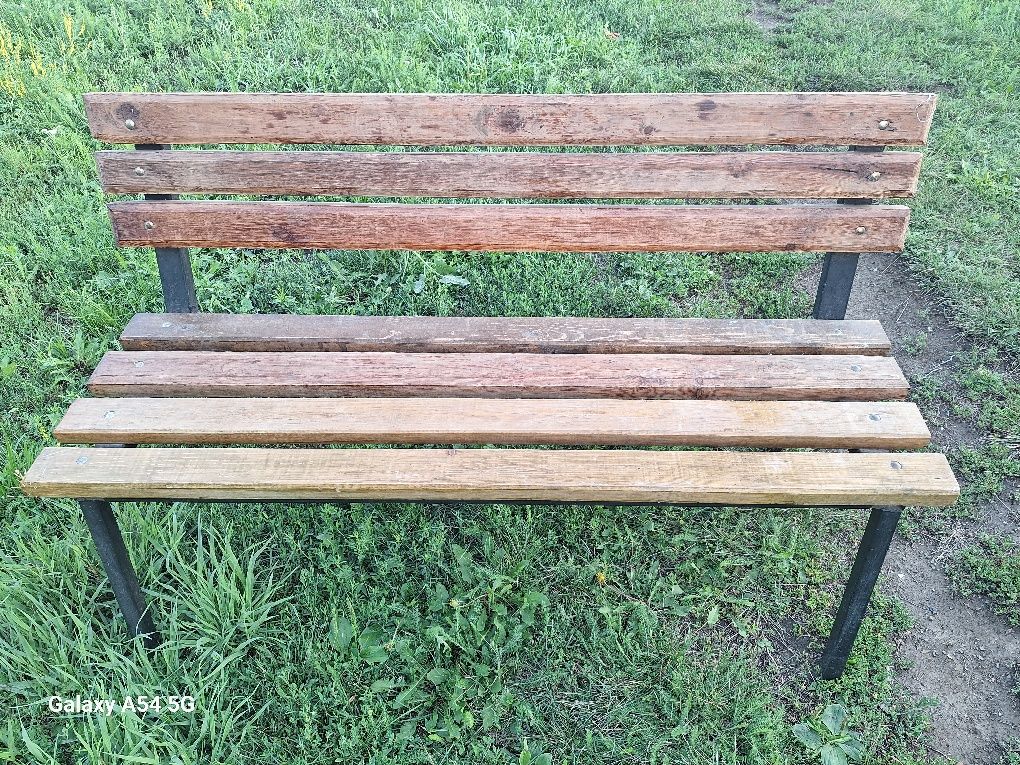 Стулья для сада.         .