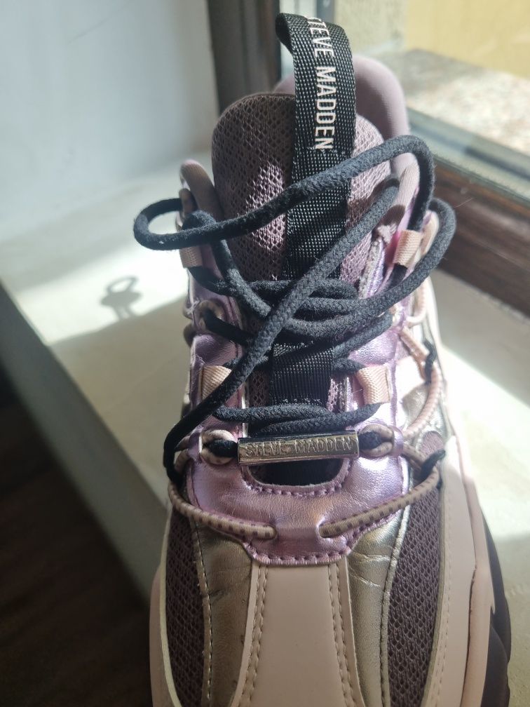 Adidasi Steve Madden