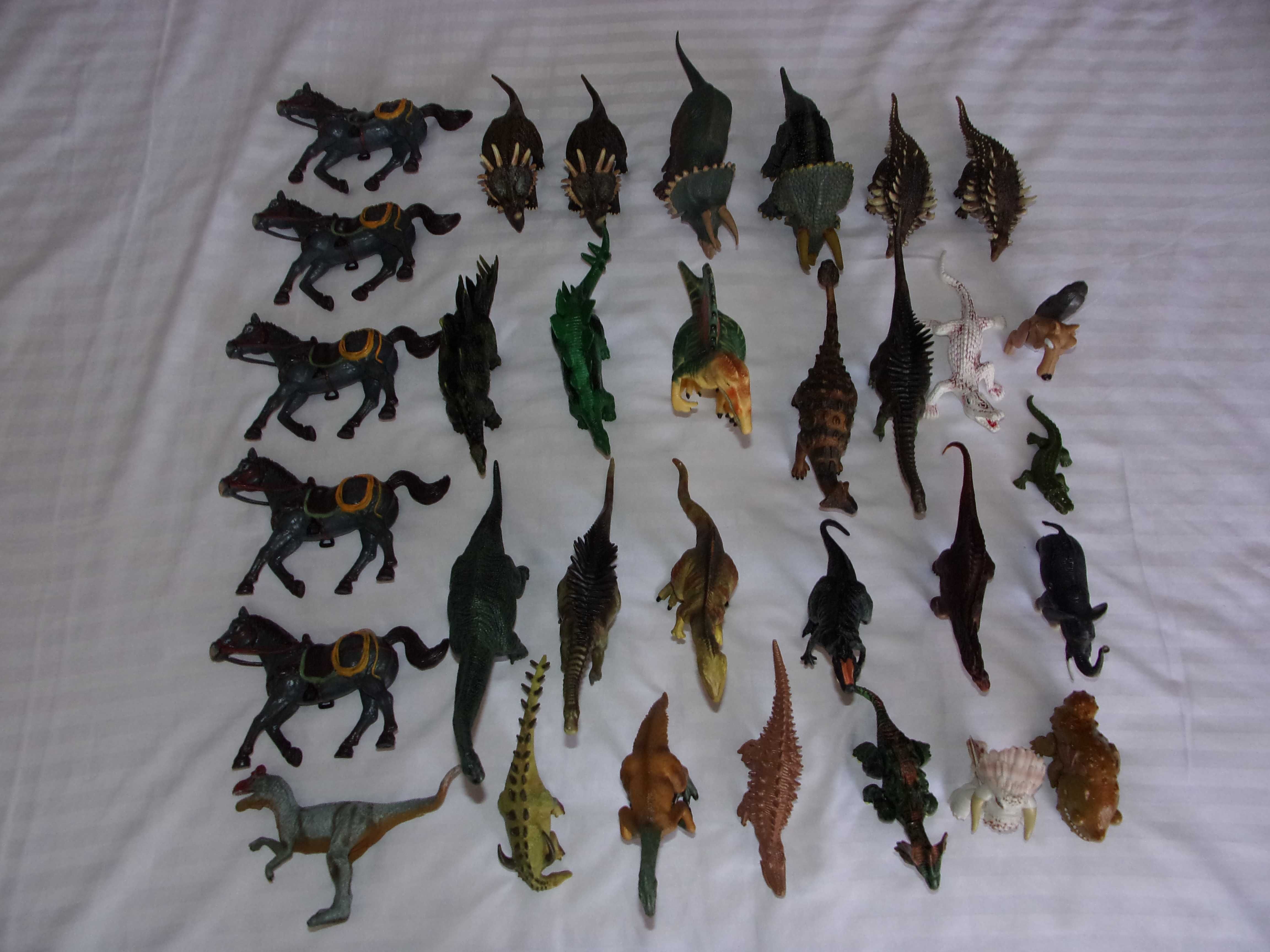 Jucarii (dinozauri,caluti) din plastic Originale