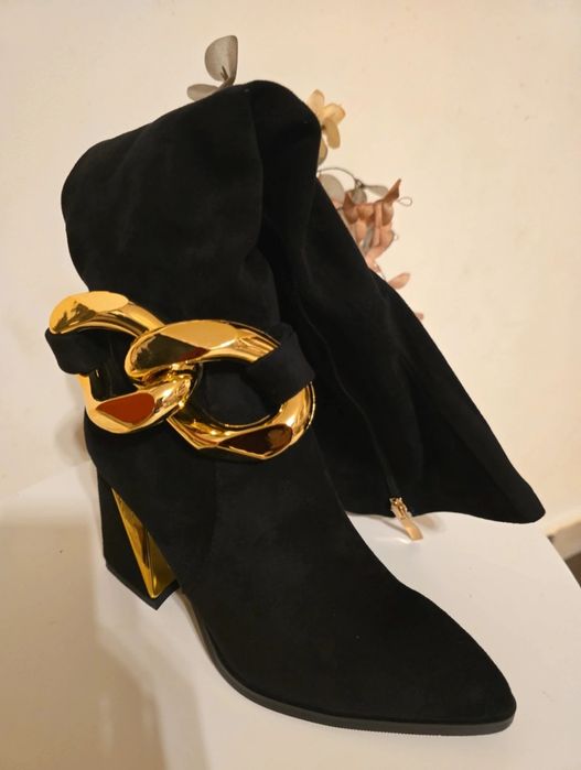 Cizme piele intoarsa