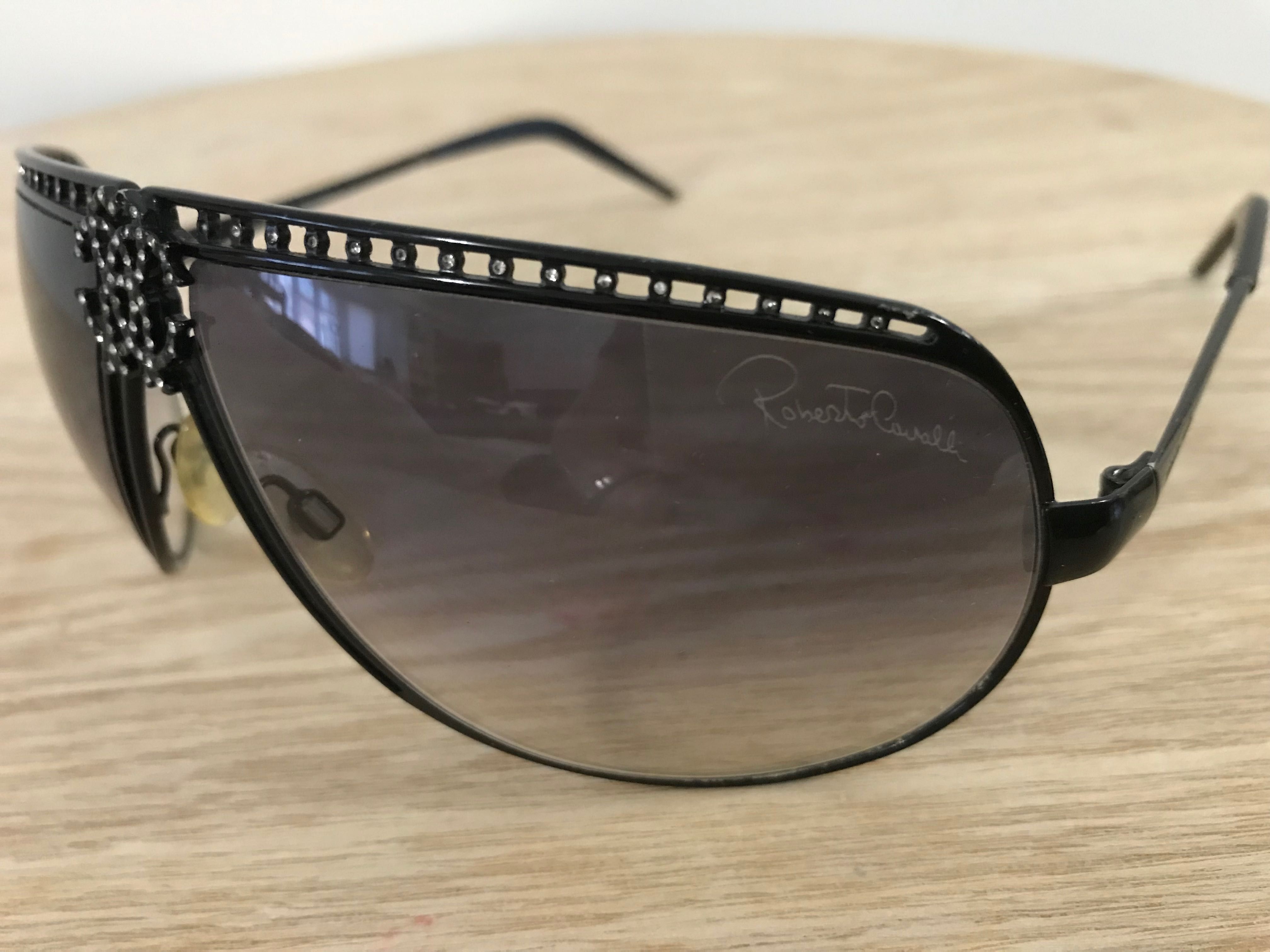 Оригинални дамски слънчеви очила Roberto Cavalli