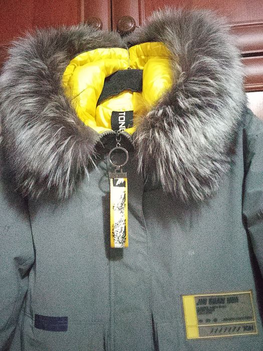 Куртка зимняя женская с капюшоном, размер 46.