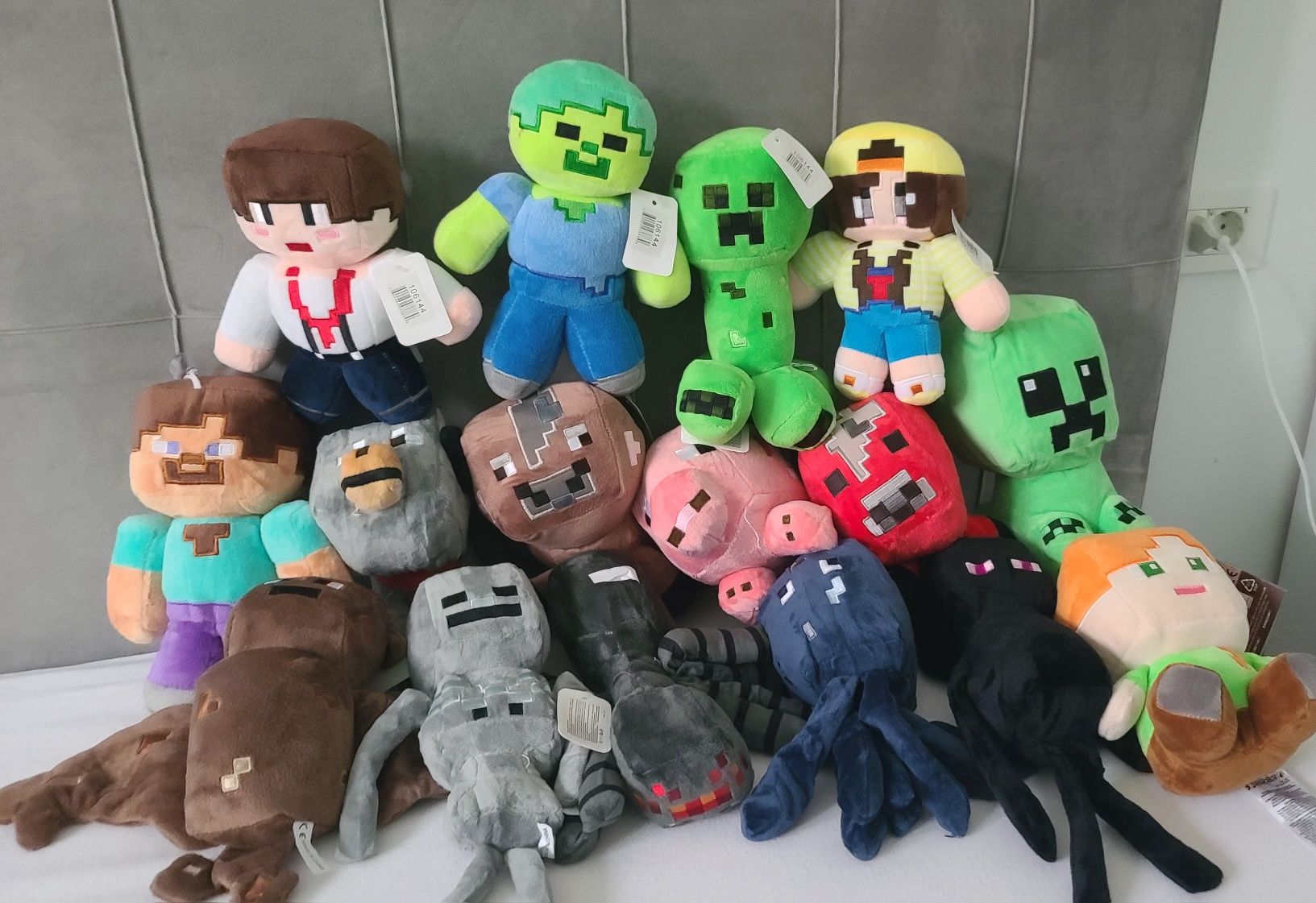 Plicuri si plusuri Minecraft, Creeper, Steve si Alex