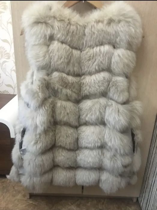 Женский жилет из меха
