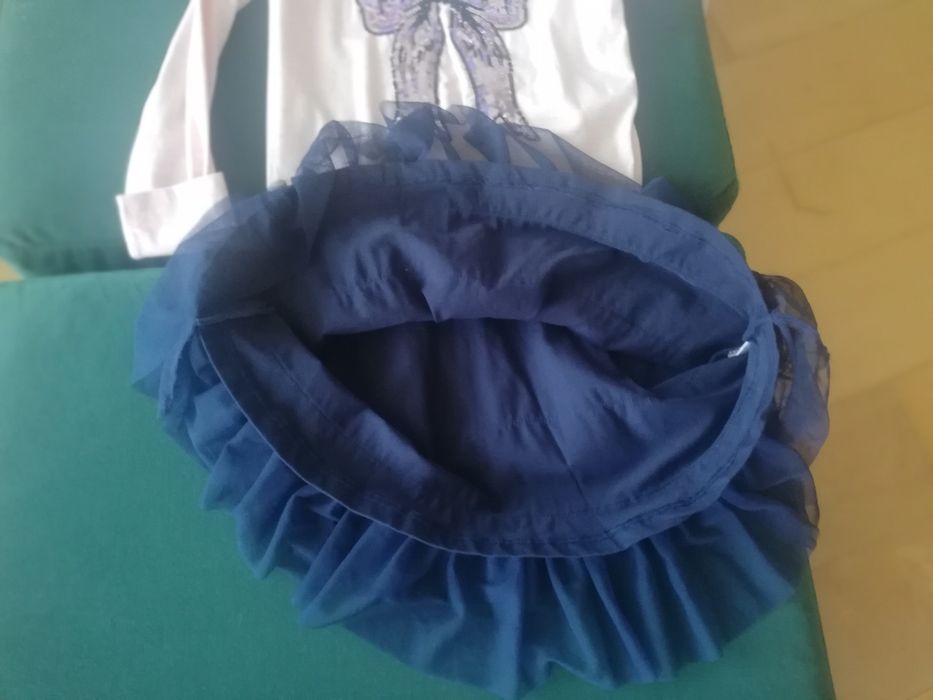 Продавам рокли за млади госпожици + Подарък